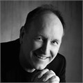 Steve Jones headshot
